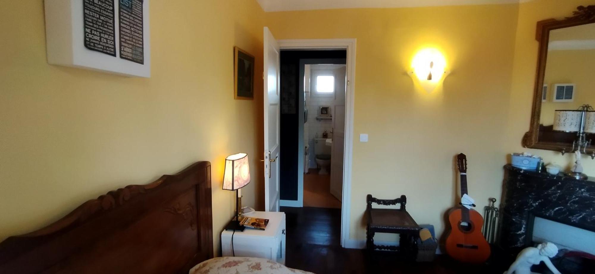 Une Chambre En Ville Domfront  Esterno foto