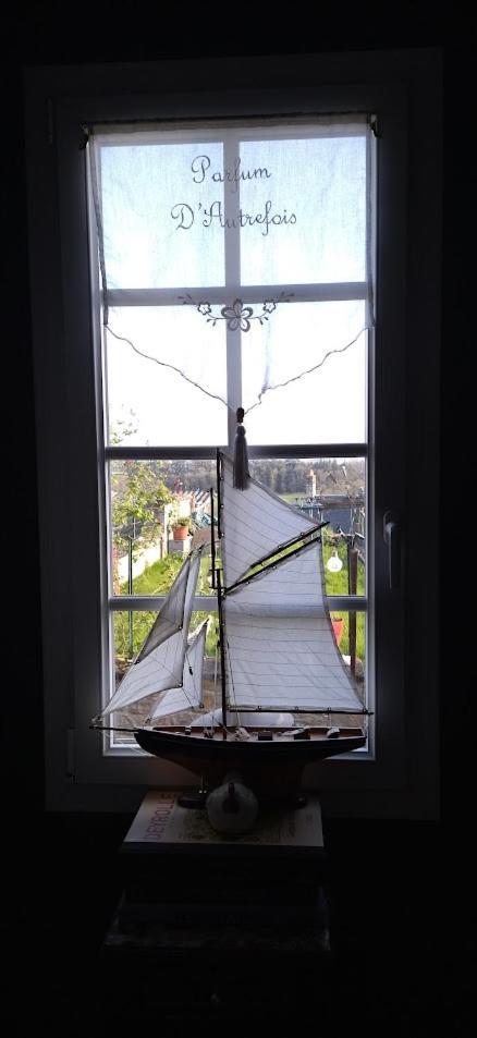Une Chambre En Ville Domfront  Esterno foto