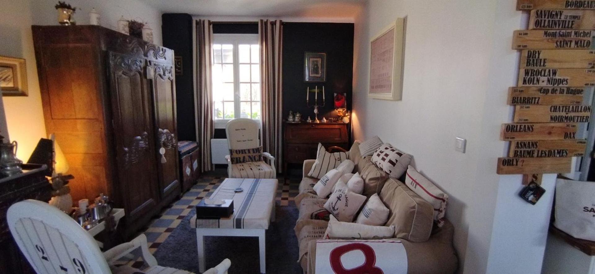 Une Chambre En Ville Domfront  Esterno foto